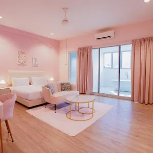 Pink Hostal George Town